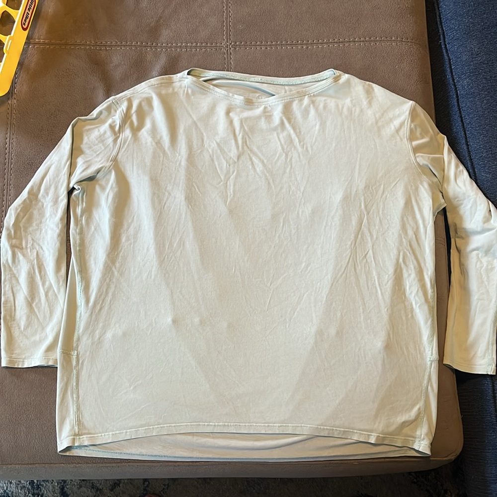 Lululemon Back In Action Long Sleeve in
Jade Grey - Picture 3 of 7